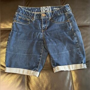 SO Women's Bermuda Shorts size 9